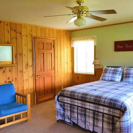 Вилла Twin Peaks Guest Ranch Salmon Экстерьер фото