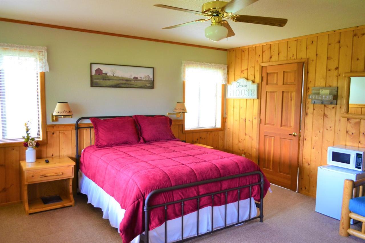 Вилла Twin Peaks Guest Ranch Salmon Экстерьер фото