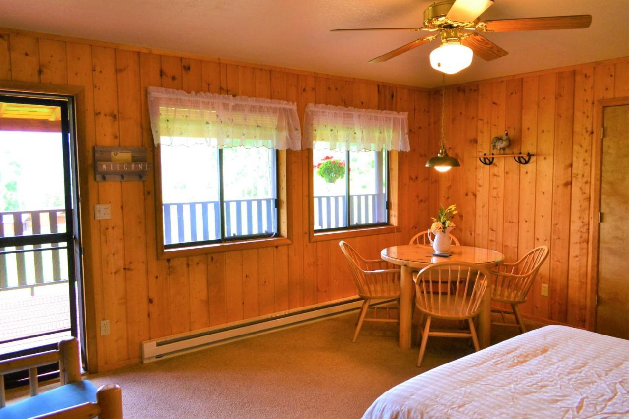 Вилла Twin Peaks Guest Ranch Salmon Экстерьер фото